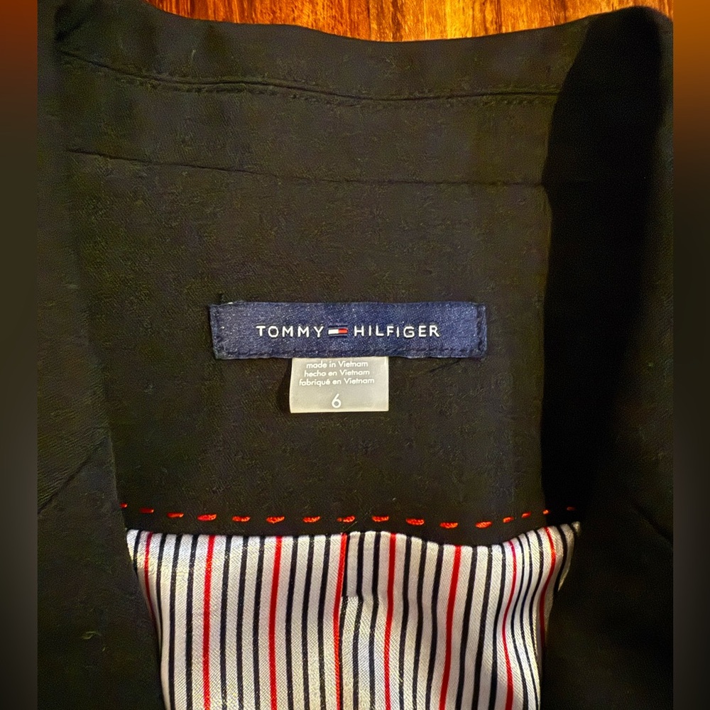 NWT Tommy Hilfiger Women’s Black Suit, 6/8 - Picture 3 of 15